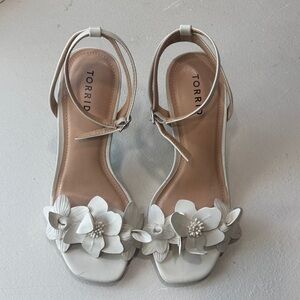Torrid Cream Floral Women's Sandals 8.5 WW